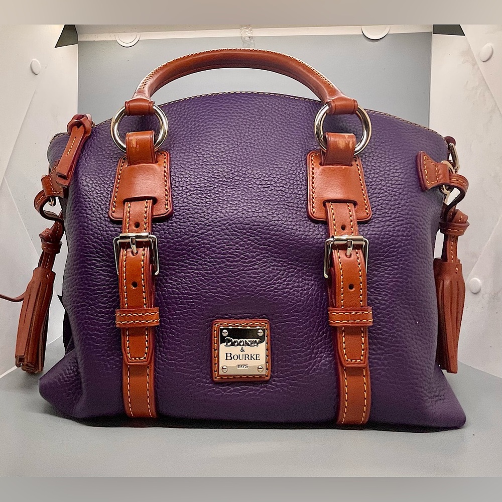 Never used! Vintage Dooney& Bourke plus accessories. Vancheta leather.
